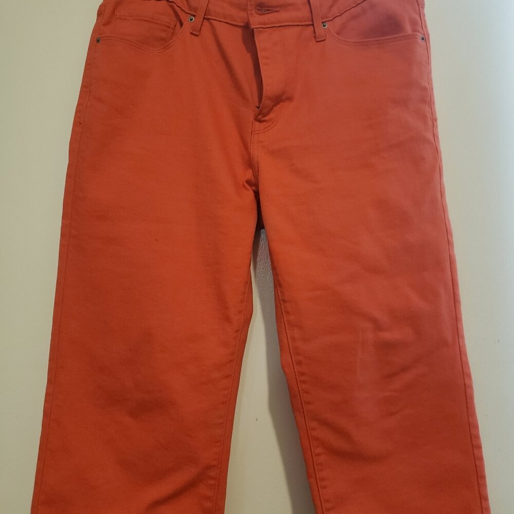 Red Levi's Capris For Women-Size  10.